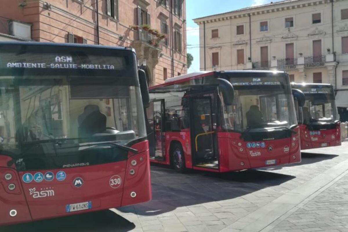 Rieti: Presentati 4 nuovi bus per il trasporto pubblico: Tecnologici e a bassissimo impatto ambientale - 
