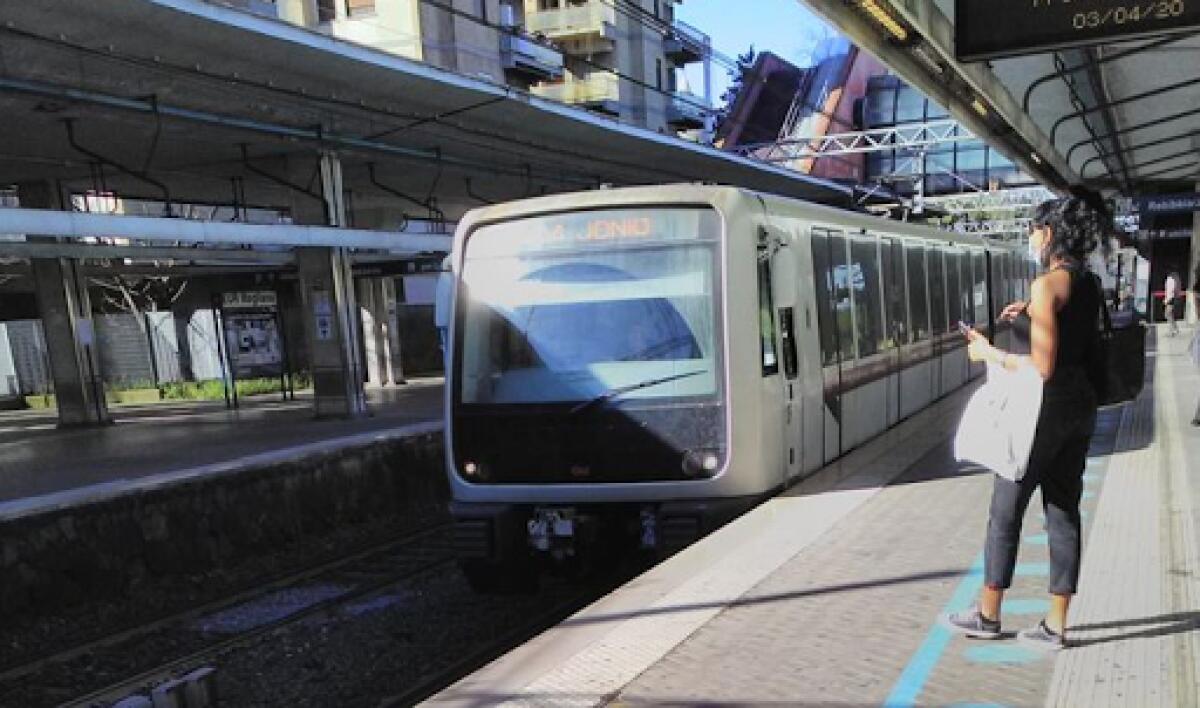Roma-Lido, Atac: “Treni vecchi ma perse meno di una corsa su dieci” - 