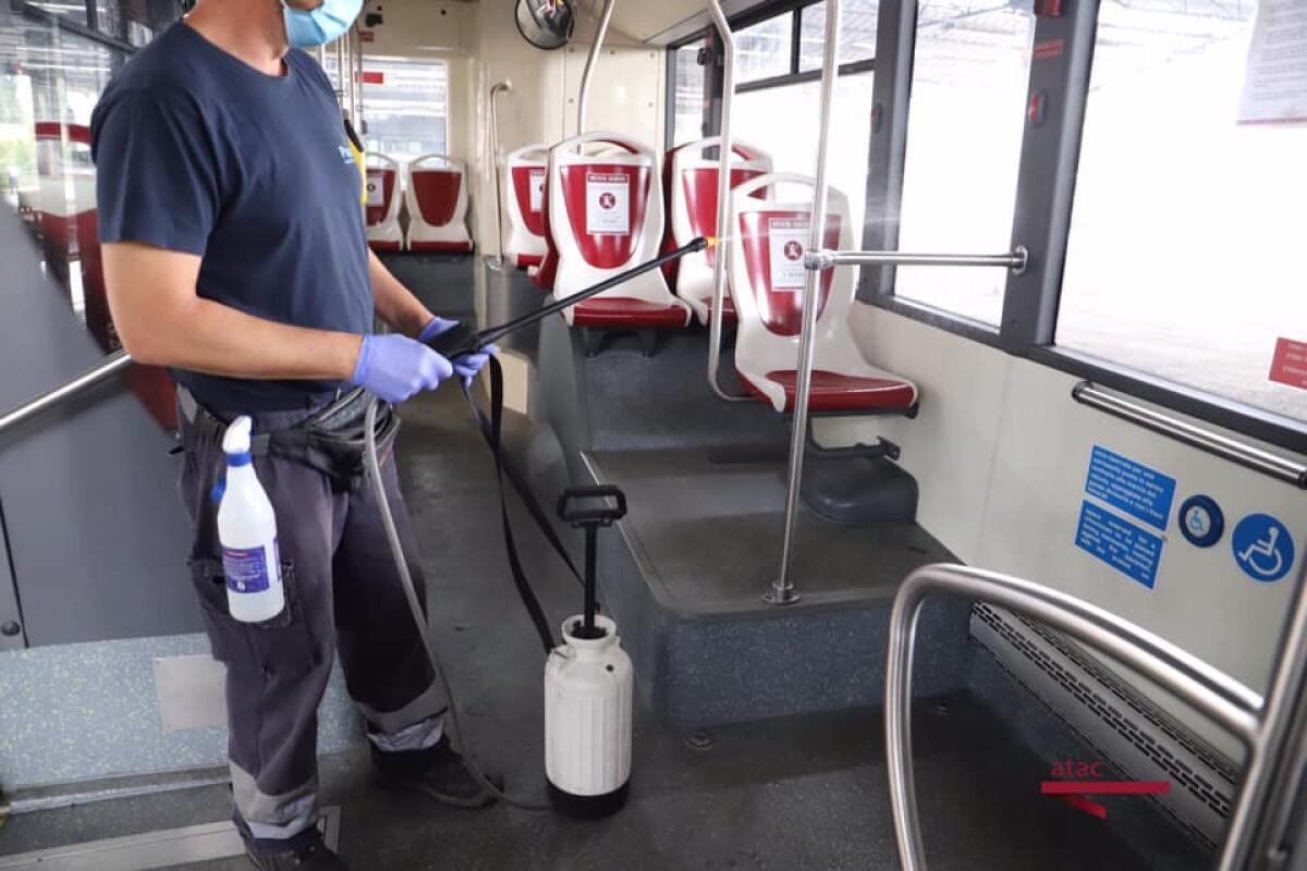 Ritorno a scuola, uno studente su 5 abbandona i mezzi pubblici - 