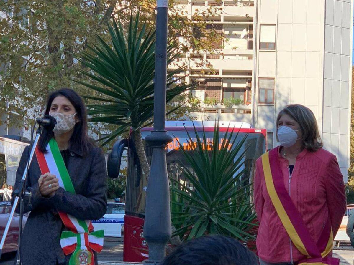 La presentazione dei nuovi bus a Ostia - 