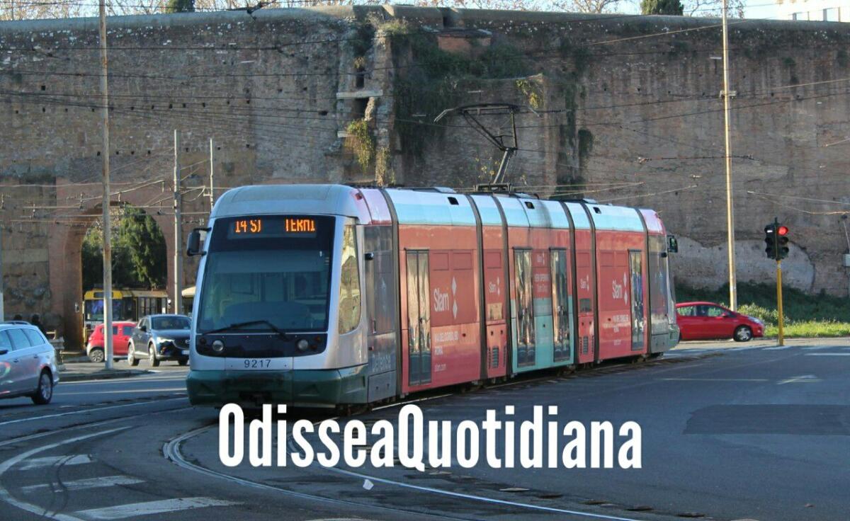 Binari vecchi e mezzi moderni, la difficile convivenza del tram di Roma - 