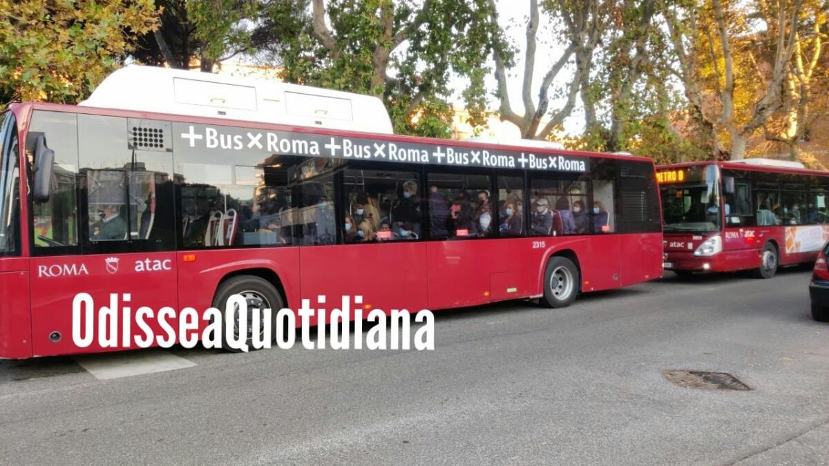 Collatina: passeggero accoltellato sul bus 314 per aver chiesto ad una coppia di indossare la mascherina - 