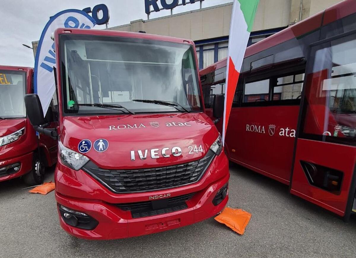 Atac: presentati i nuovi bus corti, in servizio nei prossimi giorni - 