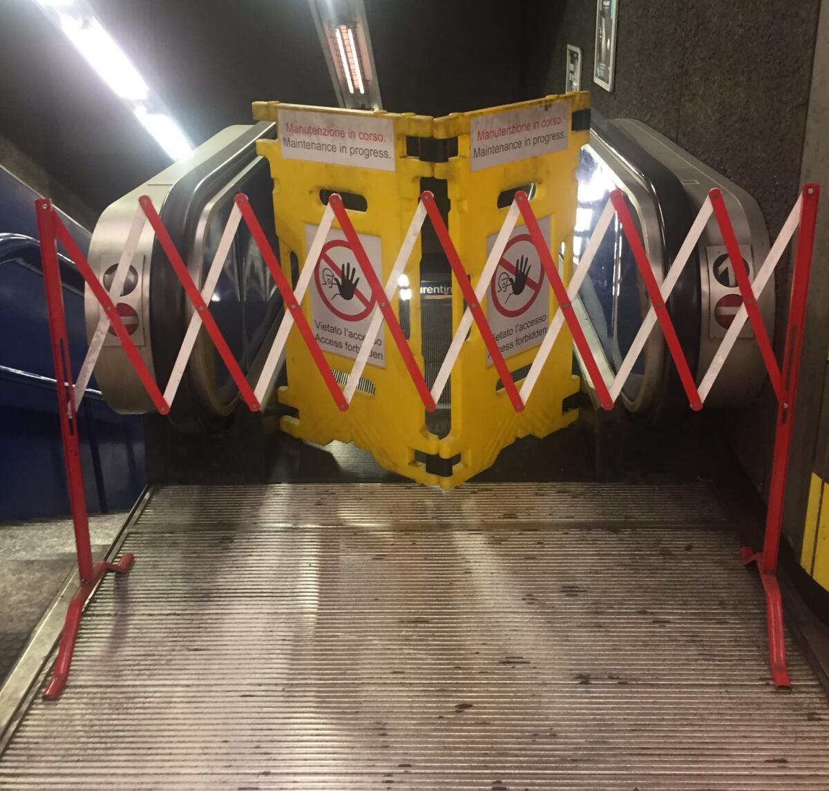 Metro B: Le scale mobili della stazione Bologna - 