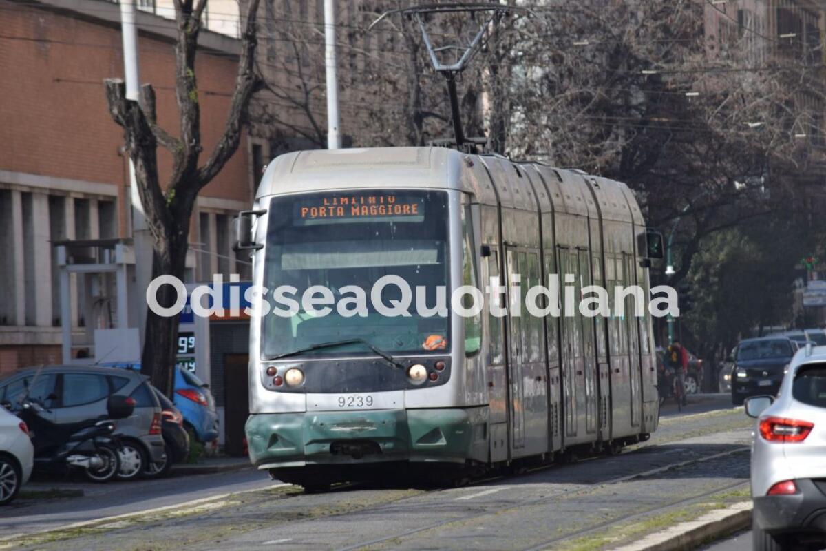 L'inconcepibile crollo del servizio di tram e filobus - 