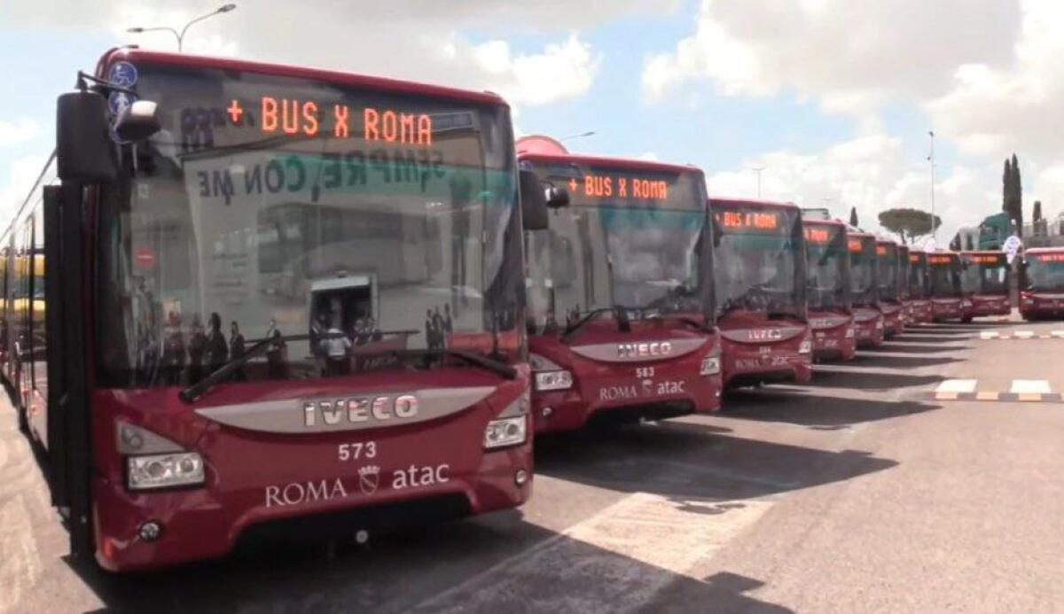 Atac: Presentati i nuovi bus snodati - 