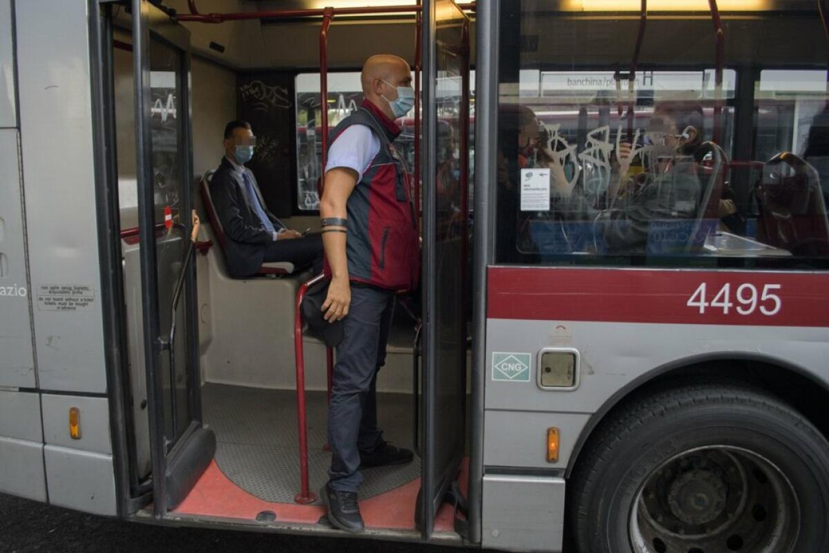 Sugli autobus e sui tram Atac tornano da oggi i controllori - 