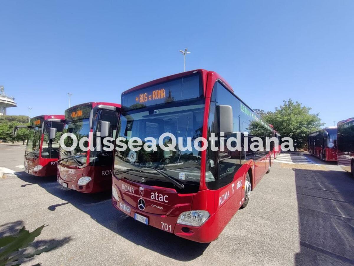 La presentazione dei nuovi bus ibridi - 