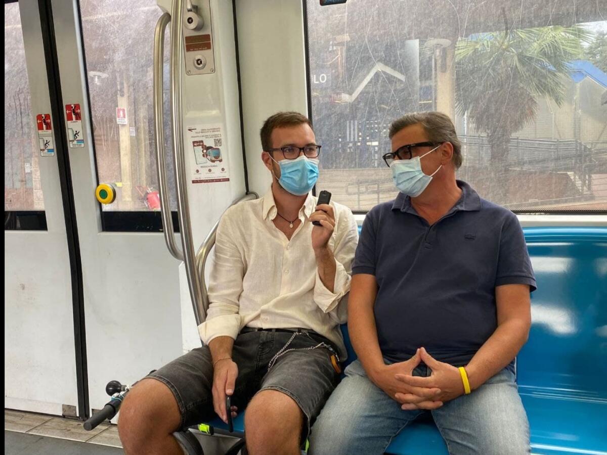 Sui binari della Roma-Lido, alla ricerca di soluzioni. Un’intervista a Carlo Calenda - 