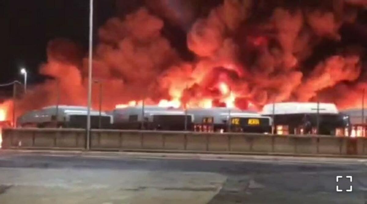 Atac, incendio al deposito di Tor Sapienza. Nessun problema per le persone - 