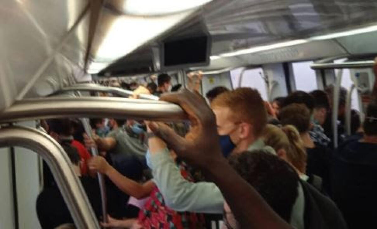 Roma-Lido, malore e decesso sul treno: bloccata la linea - 