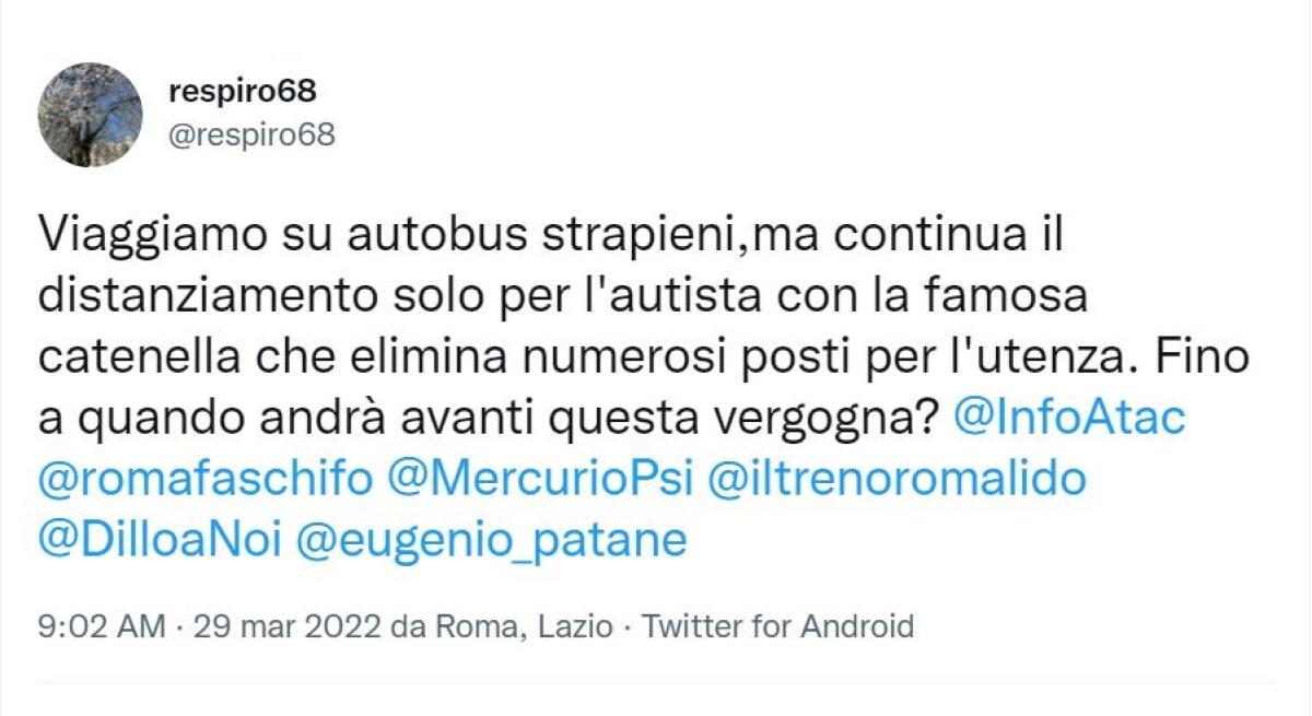 Atac, le catenelle anti-covid sui bus continuano ad esserci e a far discutere - 