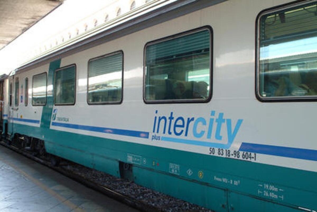 Roma-Lido in crisi, si pensa agli Intercity - 