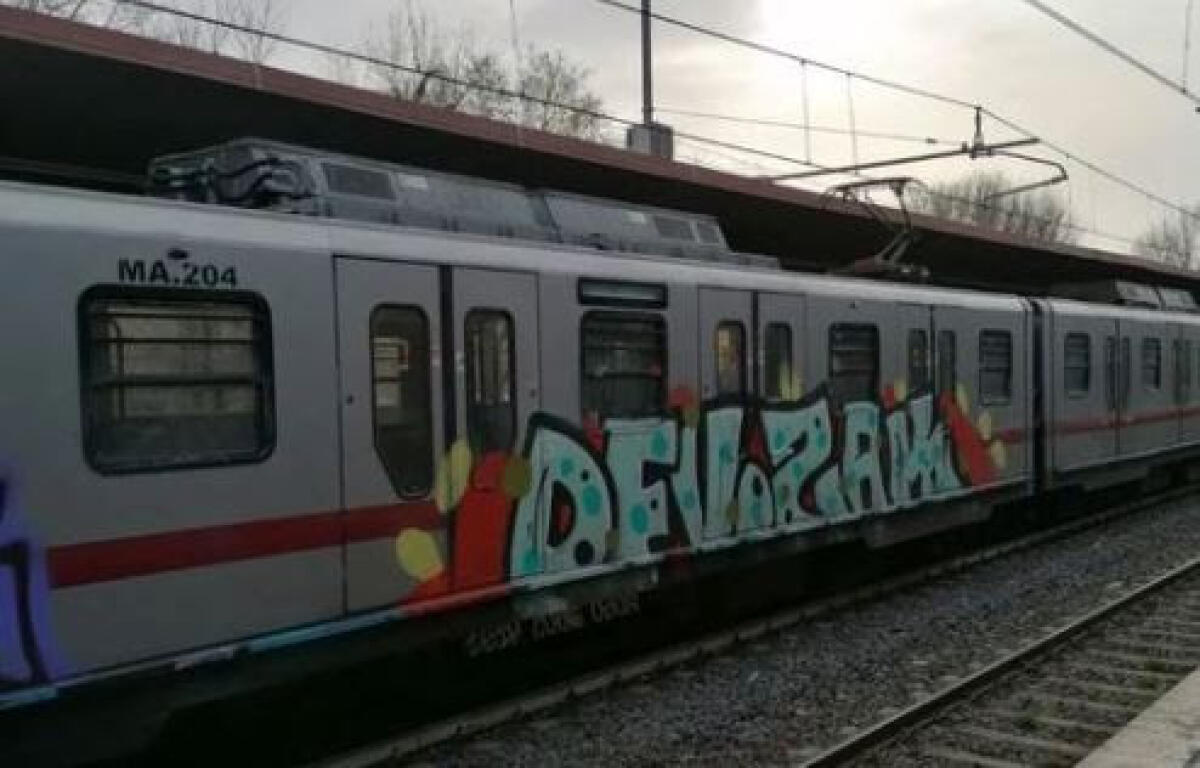 Guasti e ritardi sulla Metro di Roma - 