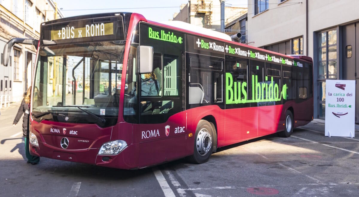 Atac, alla scoperta dei nuovi autobus ibridi di Roma - 