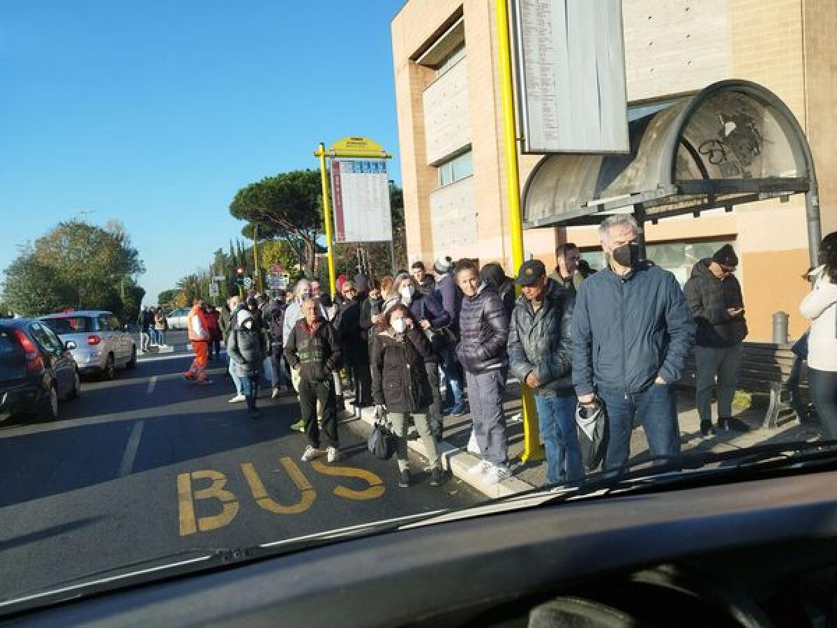 Caos Metromare, servizio sospeso tra le stazione di Colombo e Acilia - 