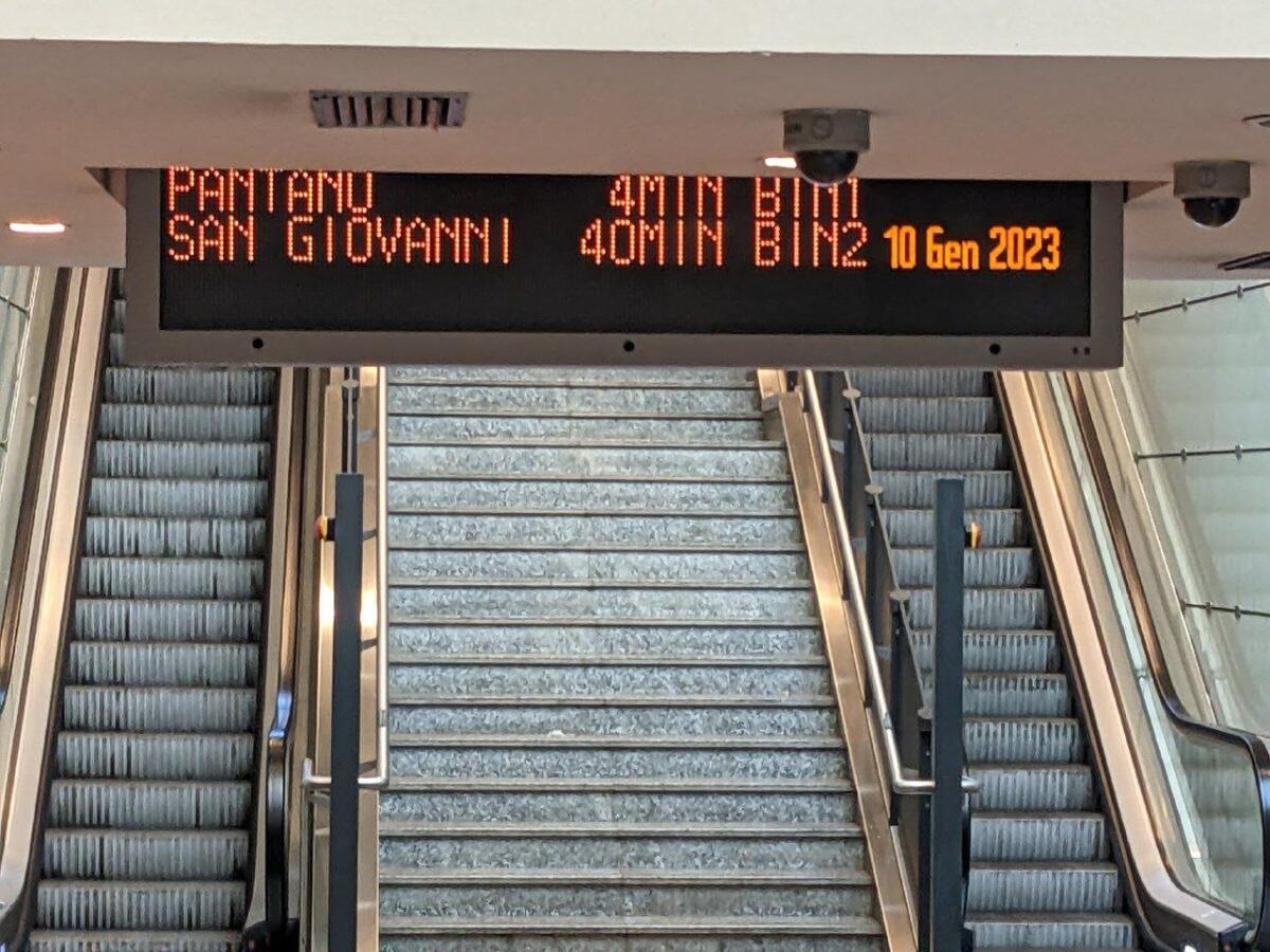 Metro C: lunghe attese e disagi per un binario allagato - 