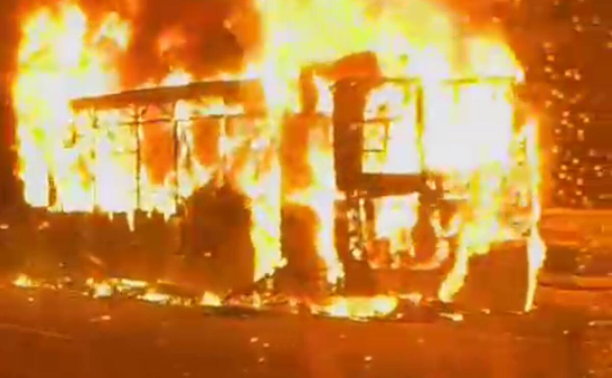 Flambus: a fuoco un bus Roma TPL sul Grande Raccordo Anulare - 