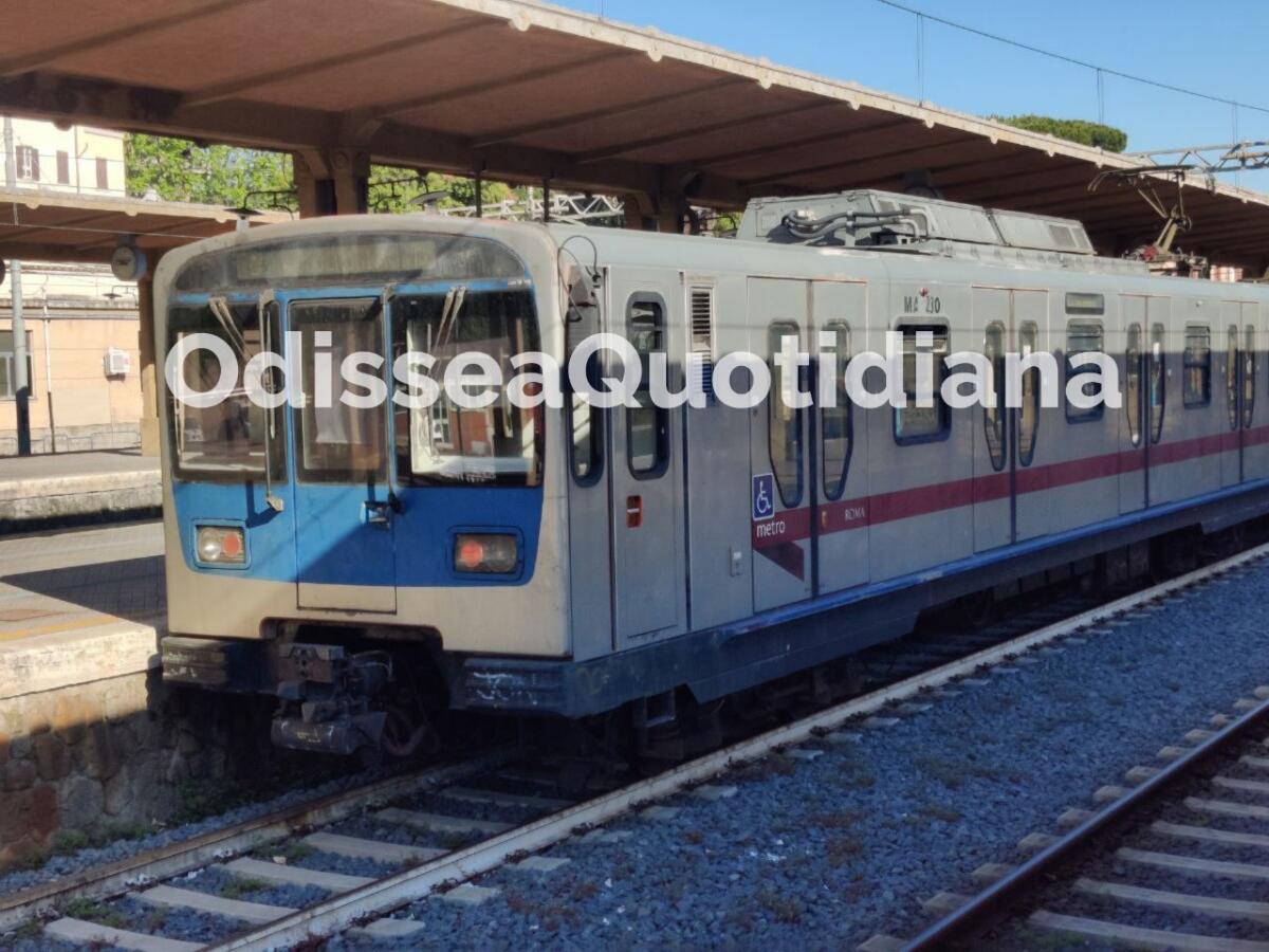 Roma-Lido: ecco perchè il Campidoglio ha negato il trasferimento dei treni dalla Metro A - 