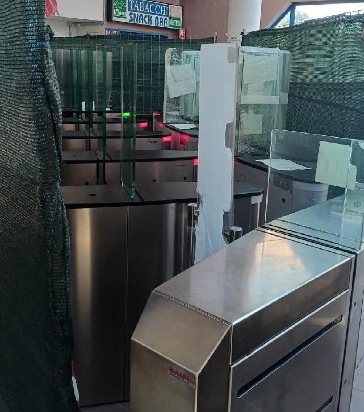 Ferrovia Roma-Lido: al via l’installazione dei nuovi tornelli nelle stazioni - 