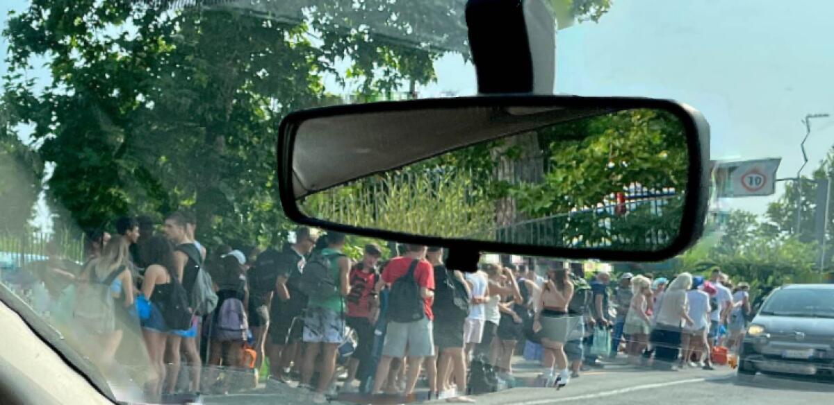 Ferrovia Roma-Lido: il disagio quotidiano delle navette sostitutive - 