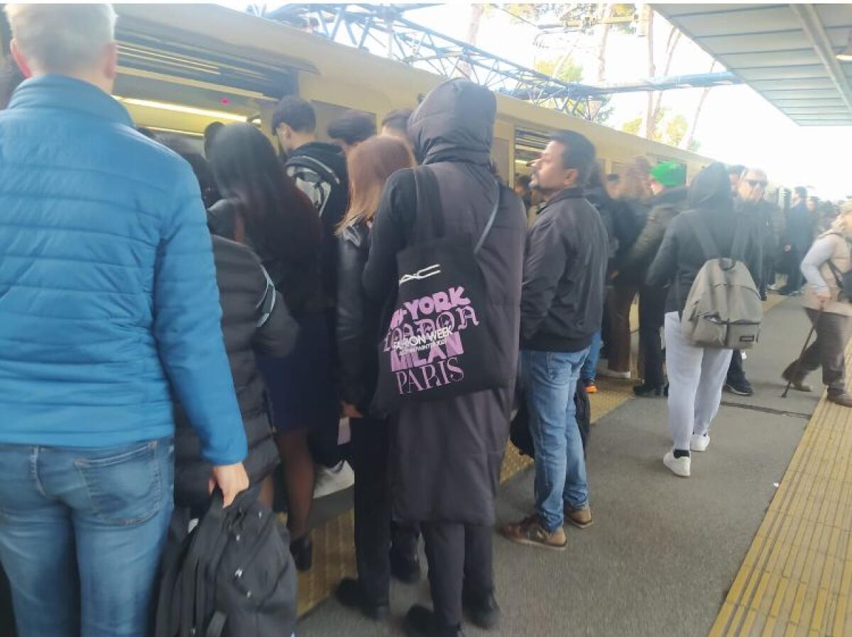 Roma-Lido: Lunghe attese e servizio insufficiente - 