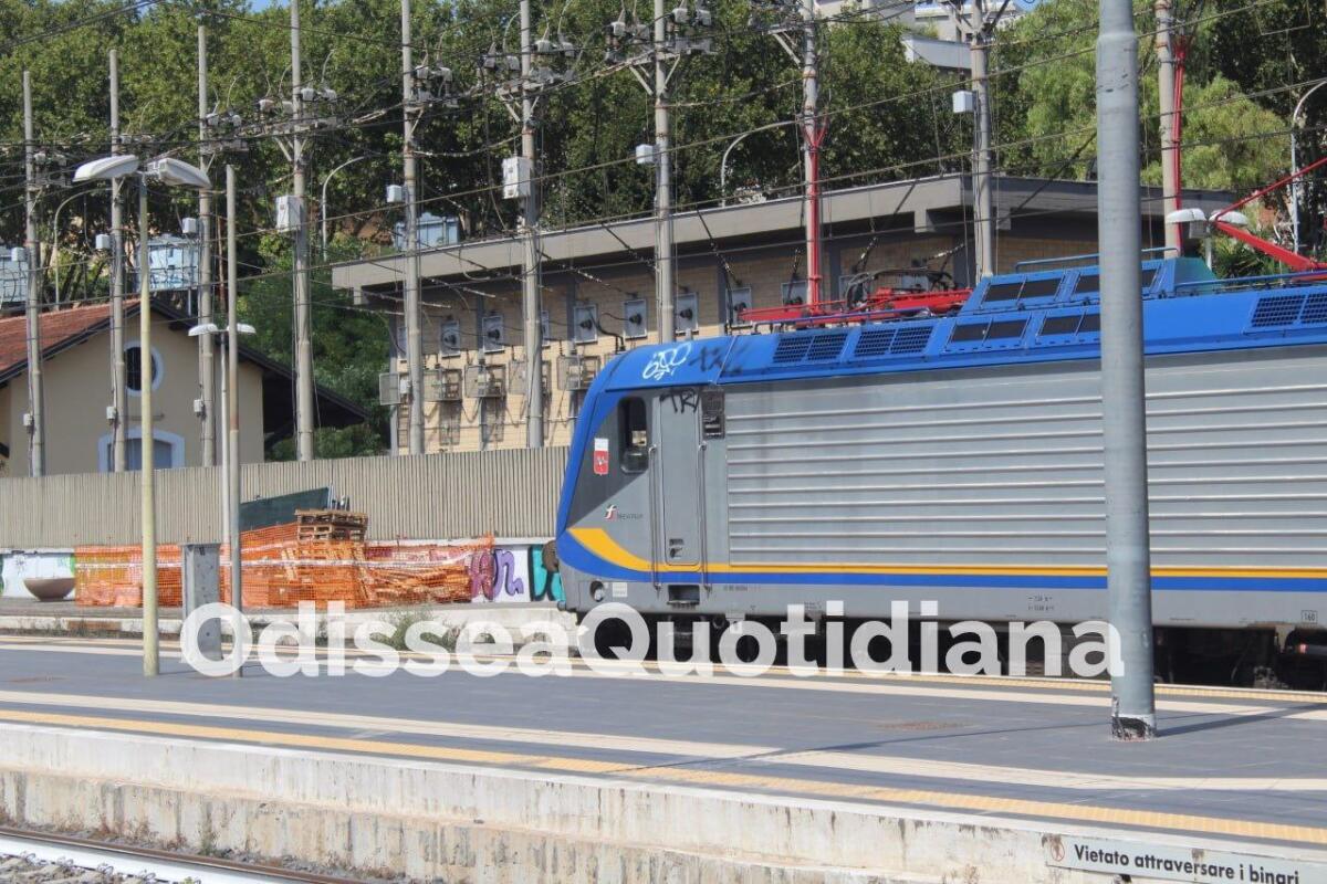 Ferrovia FL3: treno investe una persona. Servizio interrotto - 