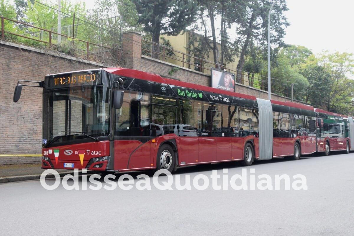 Atac: entrano in servizio primi autobus snodati ibridi Solaris - 