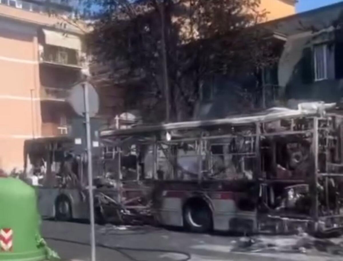 Roma TPL: in fiamme un bus a Tor Sapienza  - 