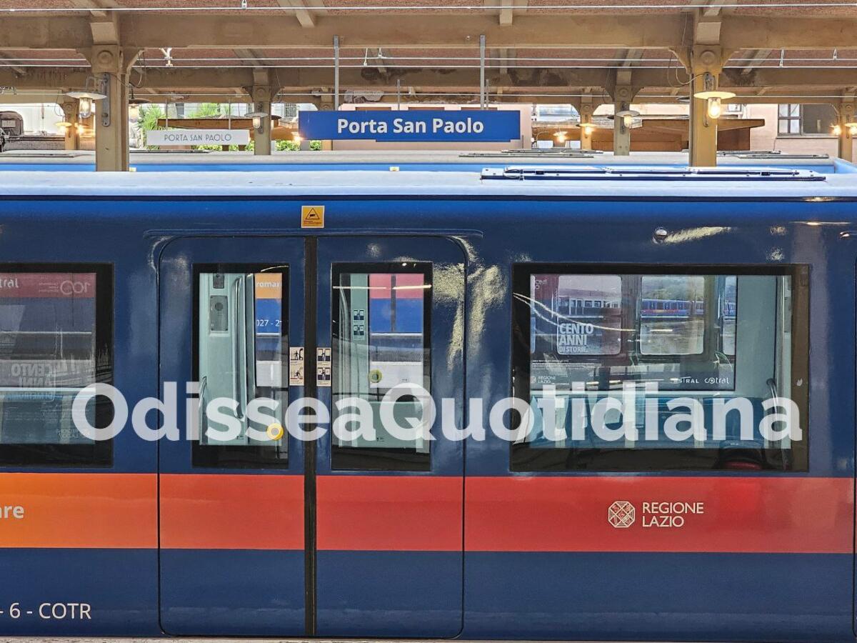 Roma-Lido: riattivati i pulsanti delle porte per contrastare il caldo - 