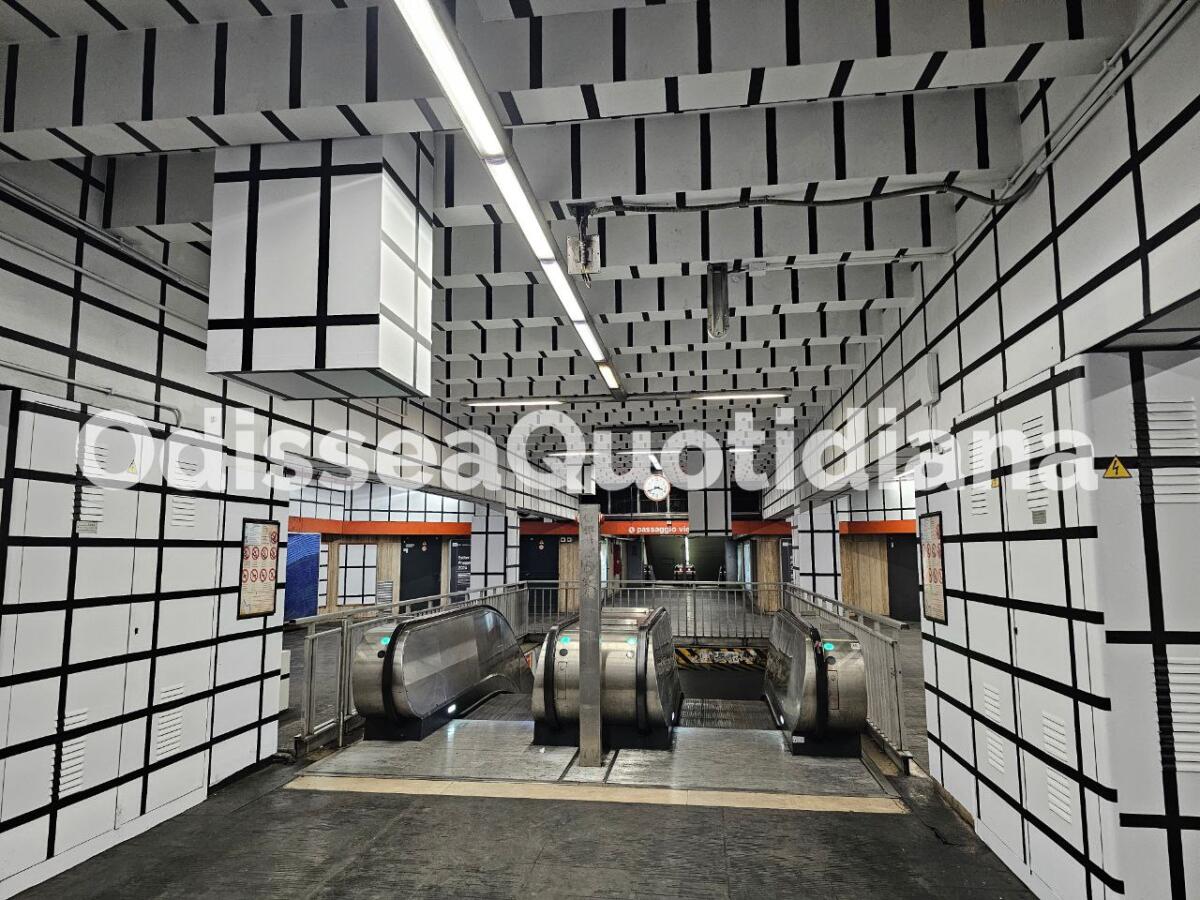 Metro A: la stazione Vittorio Emanuele si trasforma in un’opera d’arte - 