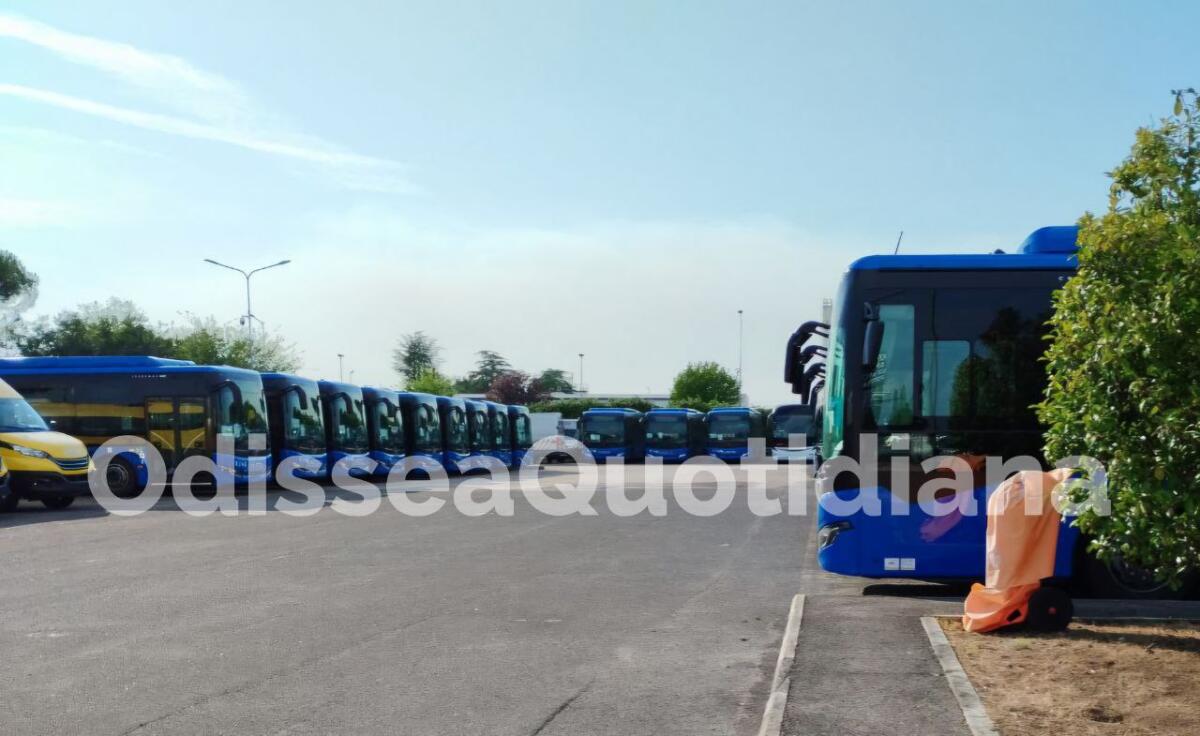 Astral: acquistati nuovi autobus a metano ed elettrici per le Unità di Rete - 