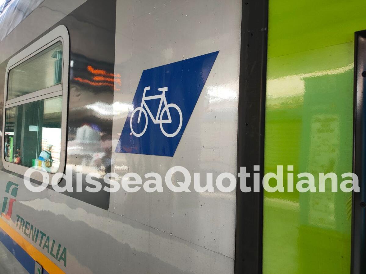 Bici sul trasporto pubblico: quali sono le regole per Atac, Cotral e Trenitalia - 