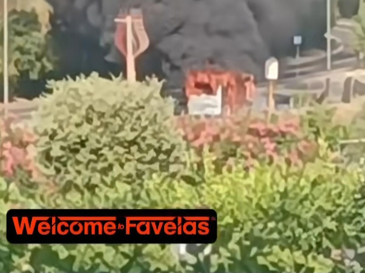 Roma TPL: brucia una bus della linea 088 - 