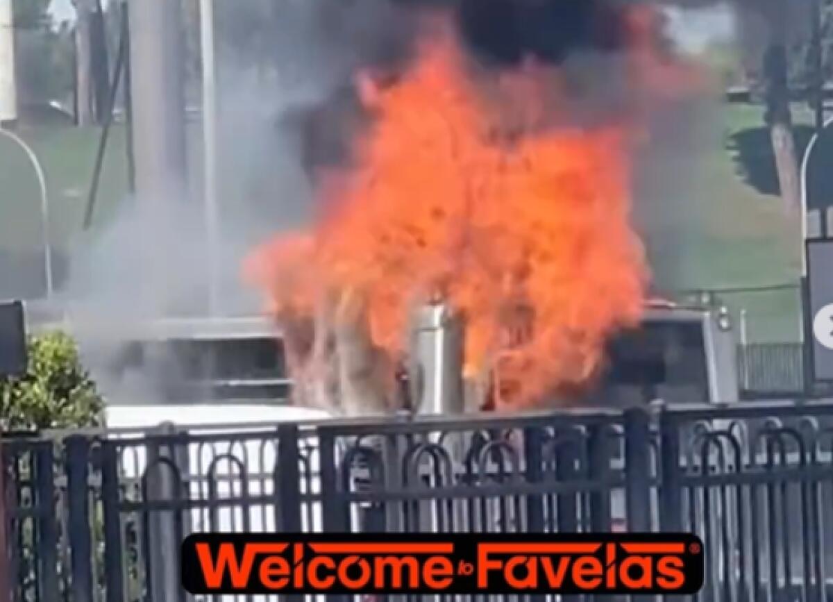 Roma TPL: in fiamme un bus alle Tre Fontane - 