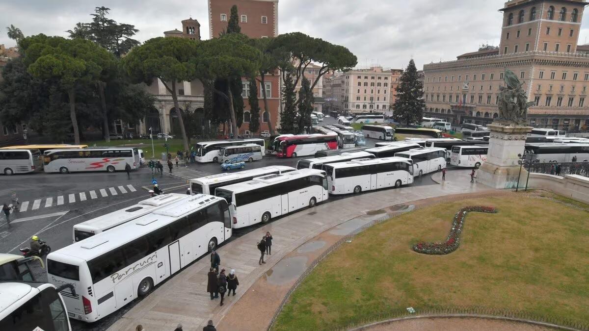 Bus turistici: stretta agli accessi per l’Anno Santo - 