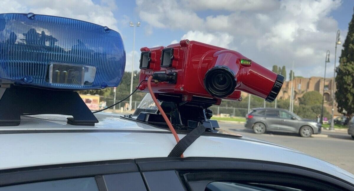 Doppia fila: a Roma arriva la vigilanza del “Cerbero” - 