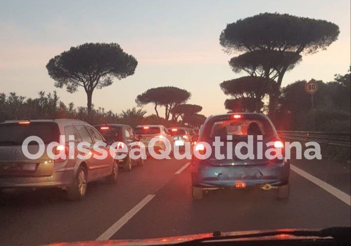 Via del Mare: traffico in tilt a causa del senso unico