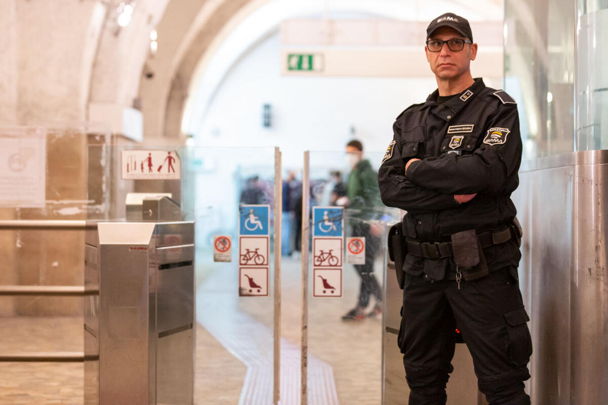 Metropolitane: aumenta la sicurezza durante il Giubileo - 