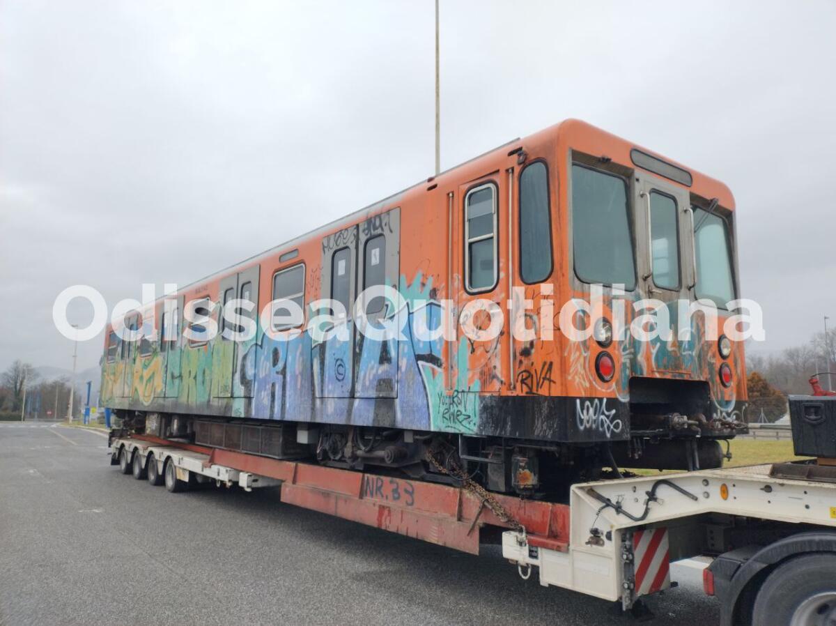 Metro A: prosegue la demolizione delle MA100 - 