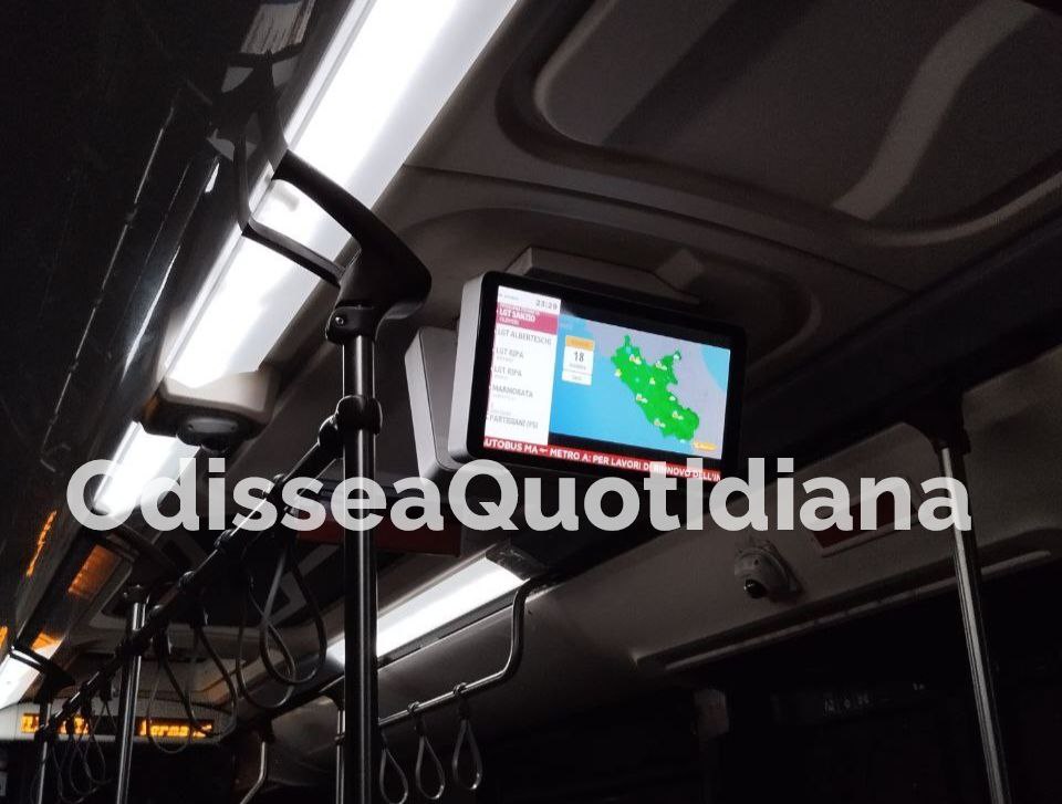 Autobus: Atac completa la riattivazione degli schermi con i bus Urbanway
