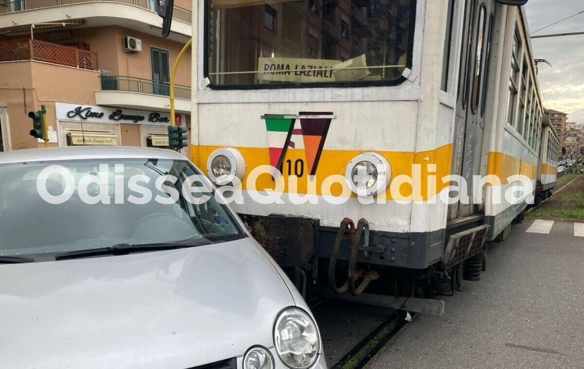 Termini-Centocelle: scontro tra un treno e un’automobile - 