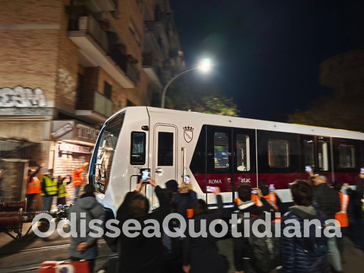 Metro B: è arrivato a Roma il primo convoglio Hitachi "Enea" - 