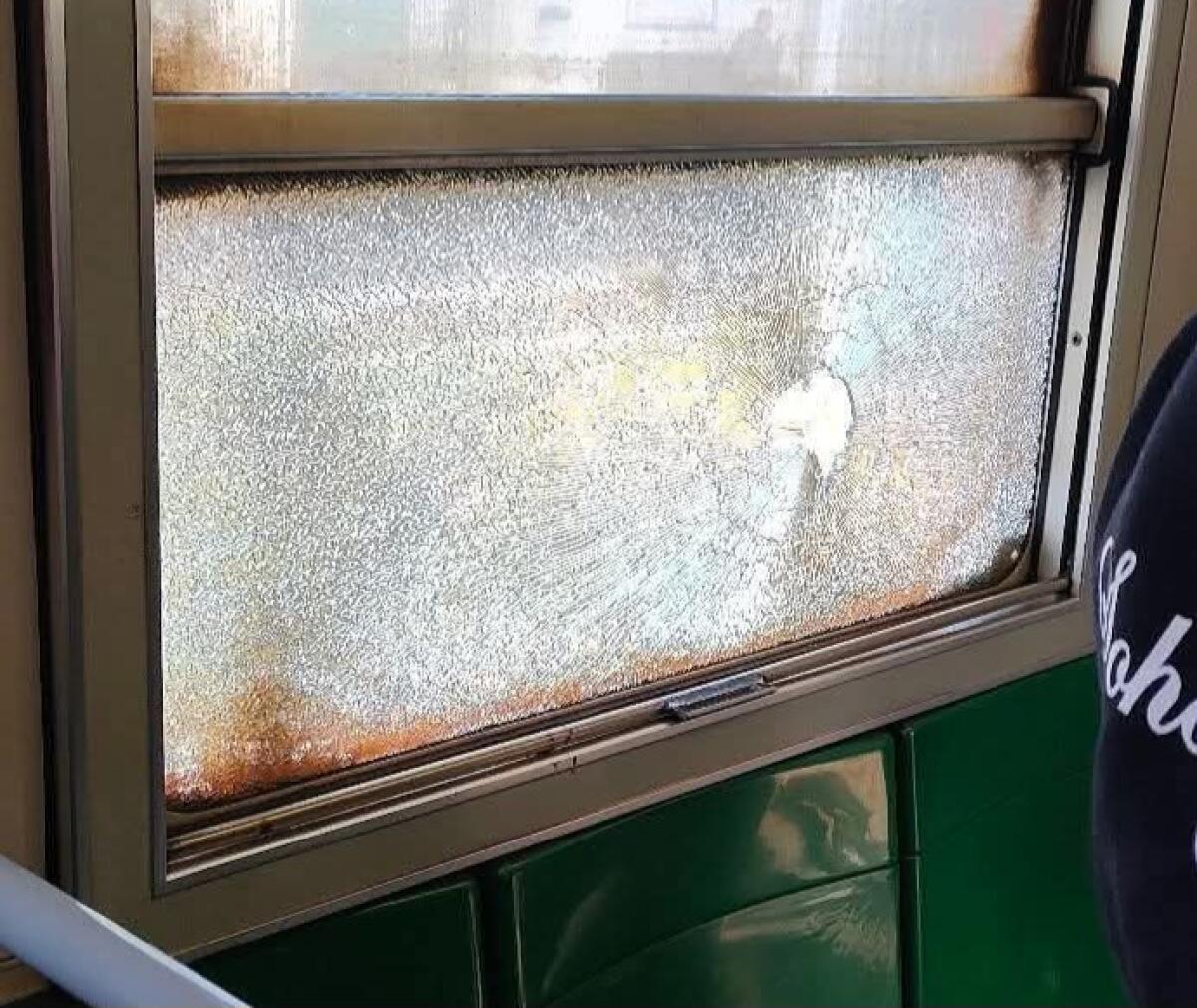 Roma-Viterbo: sassaiola contro un treno - 