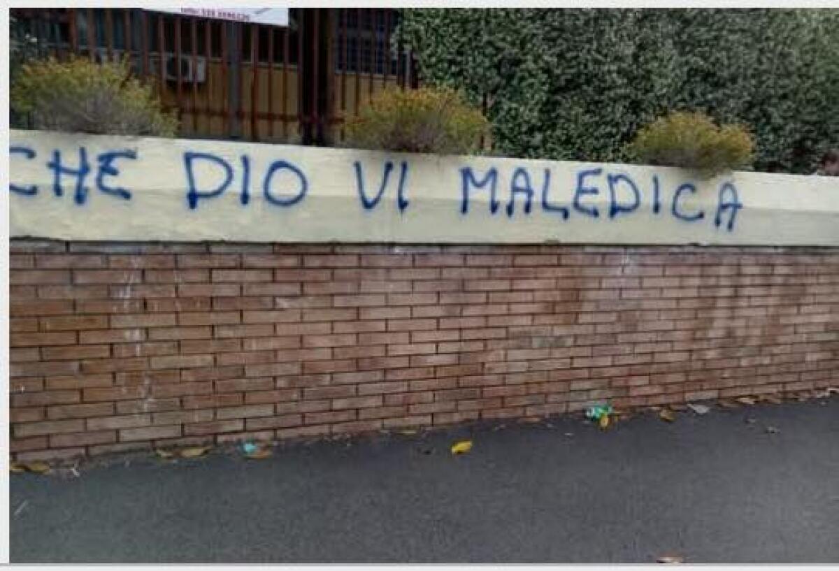 Strade scolastiche: vandalizzata la pedonalizzazione di via Rugantino - 