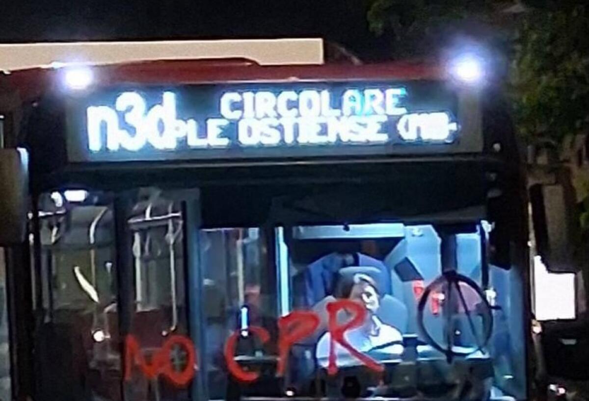 Atac: vandalizzato un autobus a San Lorenzo - 