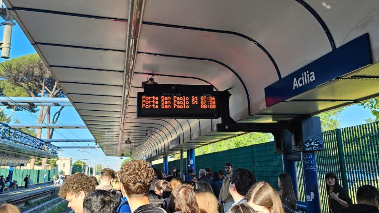 Roma-Lido ancora guasti: una mattinata di disagi per i pendolari
