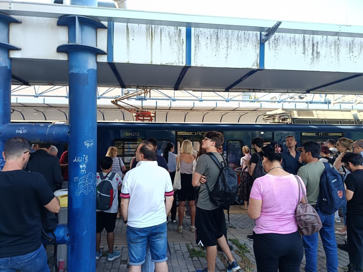 Roma-Lido: il caldo manda in tilt il servizio - 