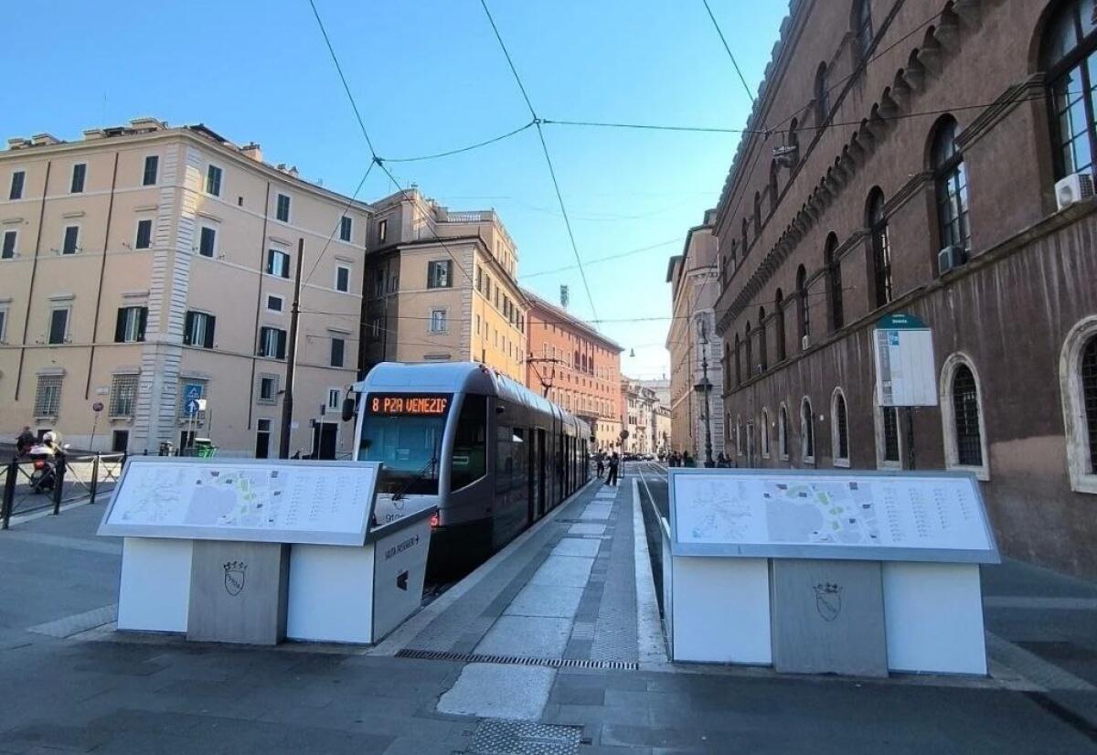 Tram 8: rinnovato il capolinea di piazza Venezia - 