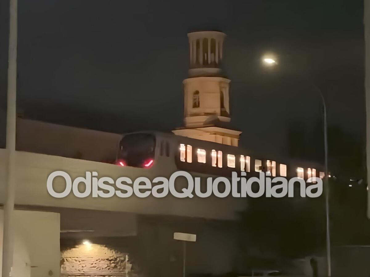 Metro B: il nuovo treno Hitachi inizia i collaudi in linea - 